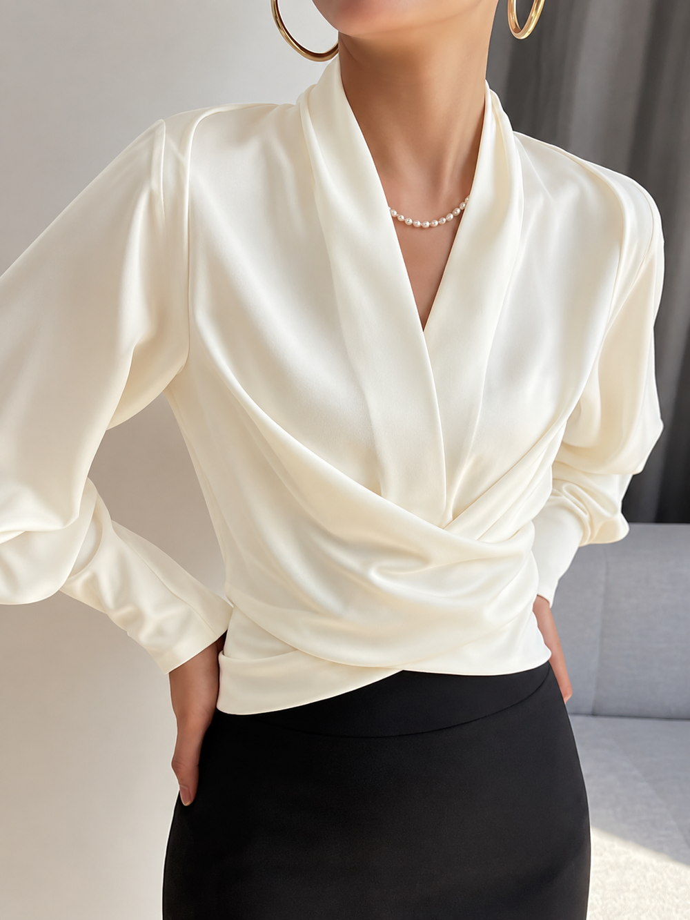 Top romantique en satin pour femmes avec col en V et manches bouffantes