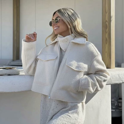 Kort Dames Bomberjack met Ritssluiting en Grote Klepzakken