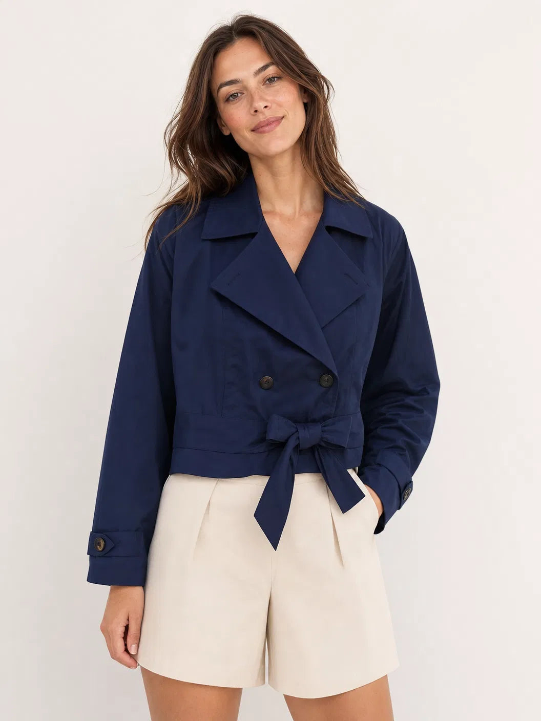 Lilia - Korte stijlvolle trenchcoat