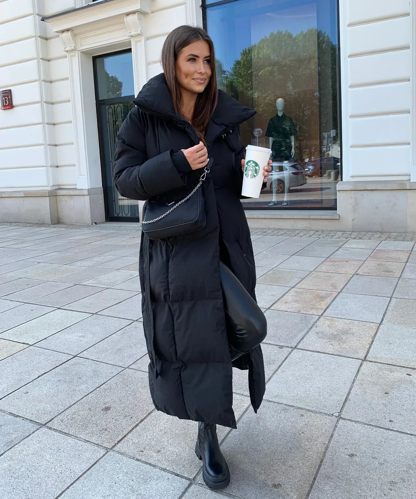 Vrouwen Chic Lange Puffer Winterjas met Tailleriem en Hoge Kraag