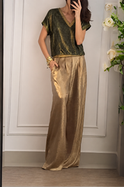 Elegante Broek Met Gouden Details En Wijde Pijpen