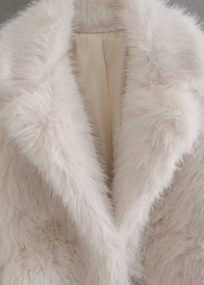 Stijlvolle Witte Korte Faux Fur Winterjas voor Dames