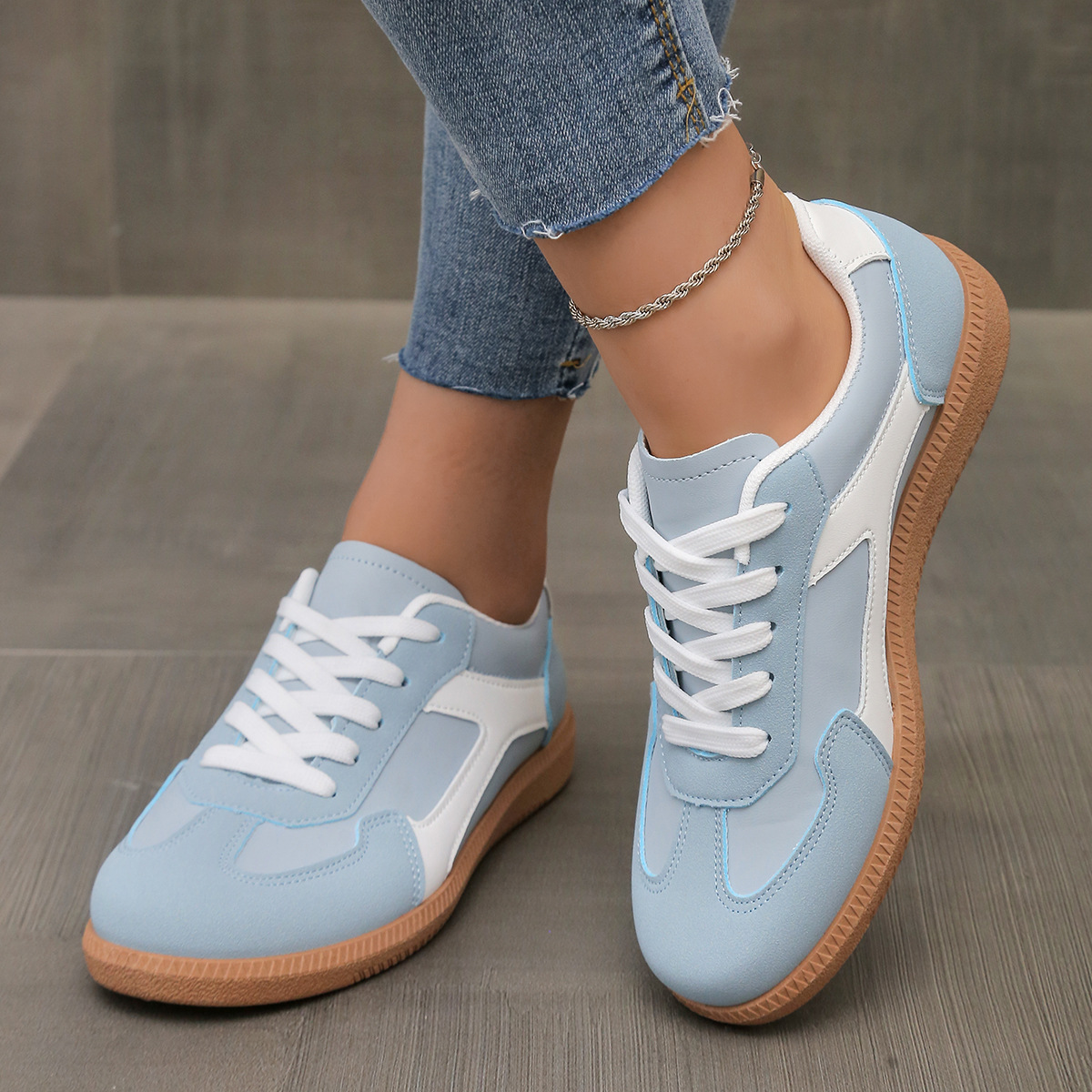 Thirza - Retro Sneakers with Casual Look