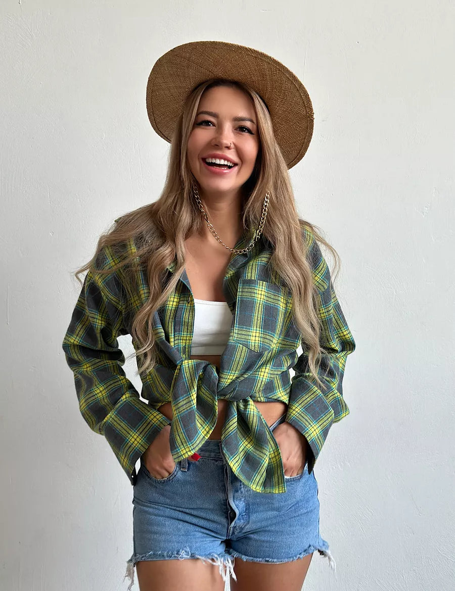 Quinetta-Shirt-Womens-Autumn-Checkered-Flannel-Shirt-2.webp