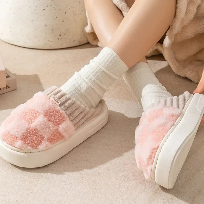 Warm Slippers with Checkered Pattern for Women