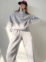 l'ensemble sweat adapté aux tenues polyvalentes.