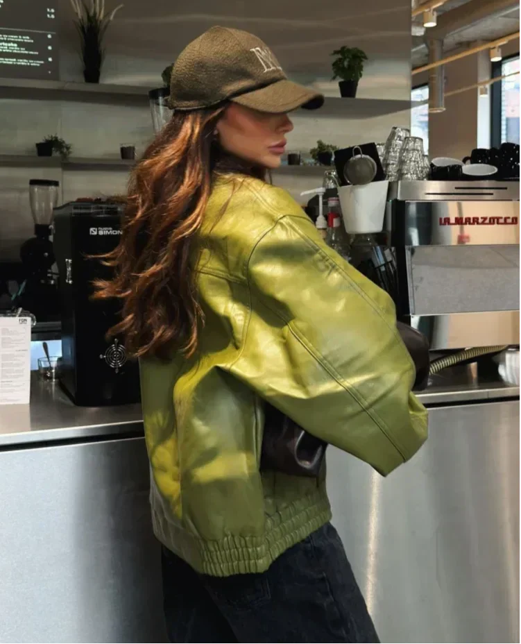 Trendy Oversized Groen Leren Jas voor Dames Met Relaxte Pasvorm