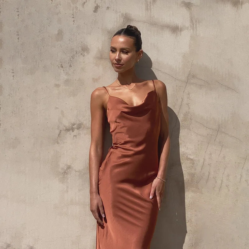 Jady - Satijnen maxi jurk met open rug
