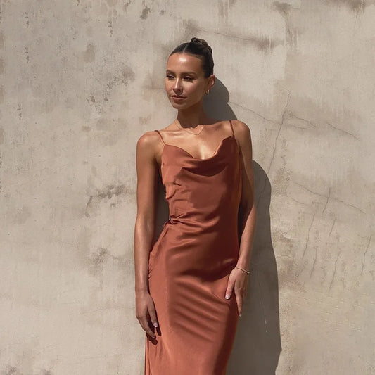 Jady - Satijnen maxi jurk met open rug