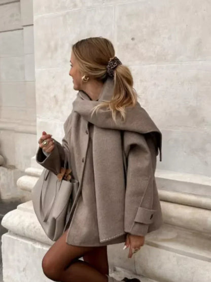 Bruine Wollen Winterjas Stijlvol Oversized met Sjaal Dames