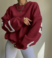 donkerrode oversized sweatshirt met witte CHICAGO NEW YORK opdruk op mouwen