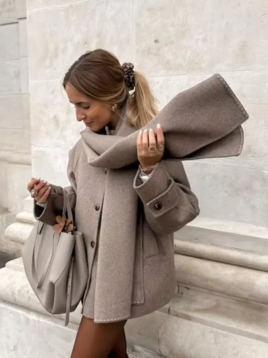 Bruine Wollen Winterjas Stijlvol Oversized met Sjaal Dames