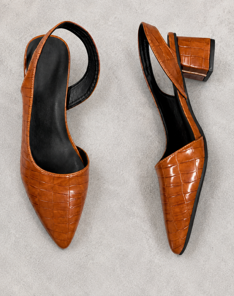 Amberly - Vintage Puntige Slingback Pumps met Blokhak