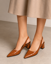 Amberly - Vintage Puntige Slingback Pumps met Blokhak