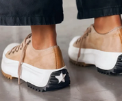 Modne damskie sneakersy na platformie ze sznurowadłami i grubą podeszwą