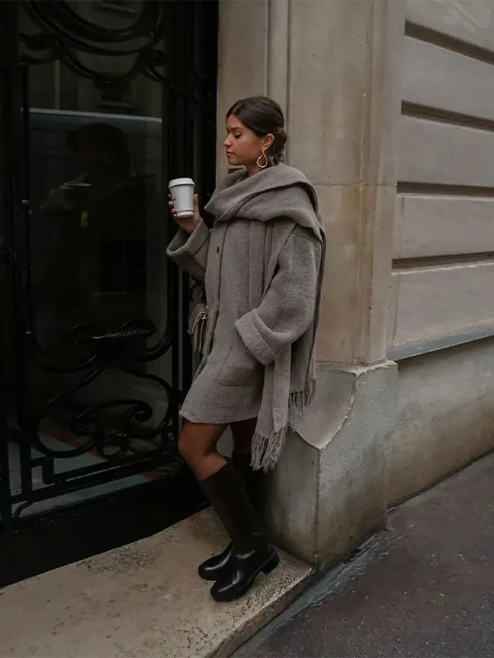 Beige Wollen Winterjas met Sjaal en Zakken voor Vrouwen