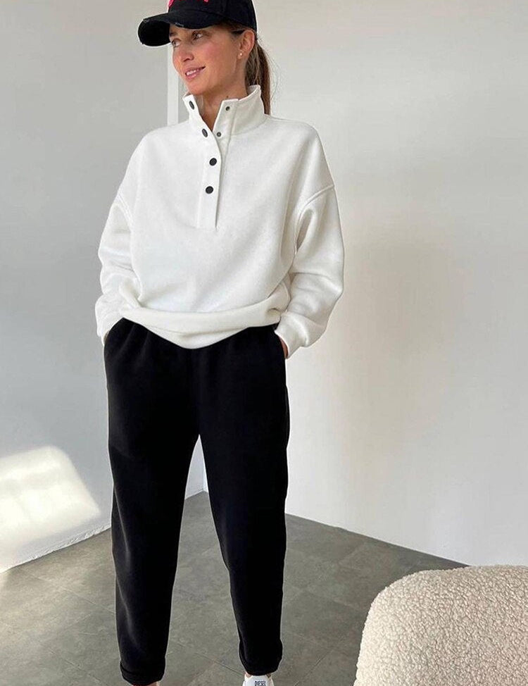 l'ensemble sweat adapté aux tenues polyvalentes.