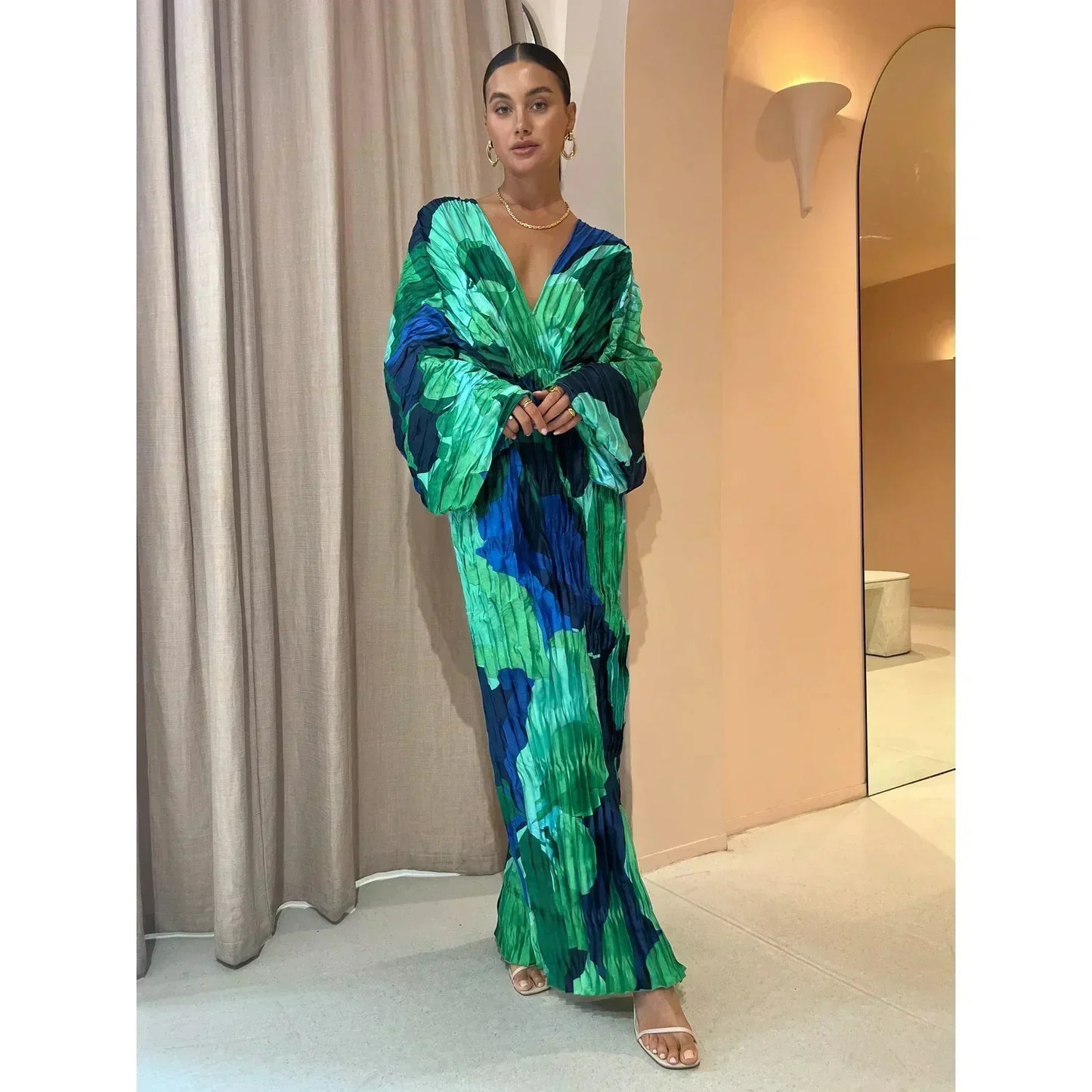 Aimée - Verfijnde zomerjurk met diepe halslijn