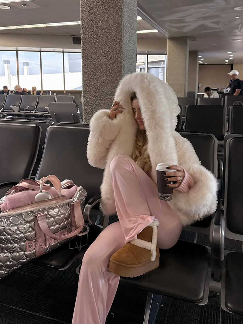 Witte Dames Fleecejack met Oversized Capuchon en Imitatiebont