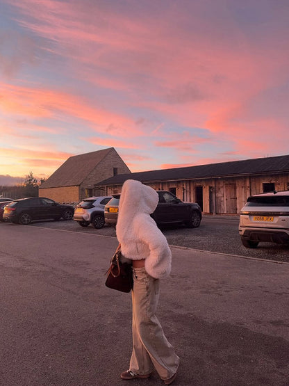 Witte Dames Fleecejack met Oversized Capuchon en Imitatiebont