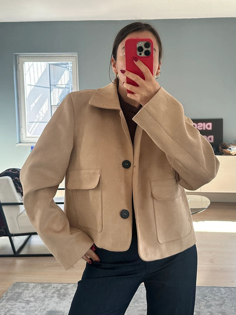 Dames Korte Leren Jas Beige Suède Look Met Klepzakken