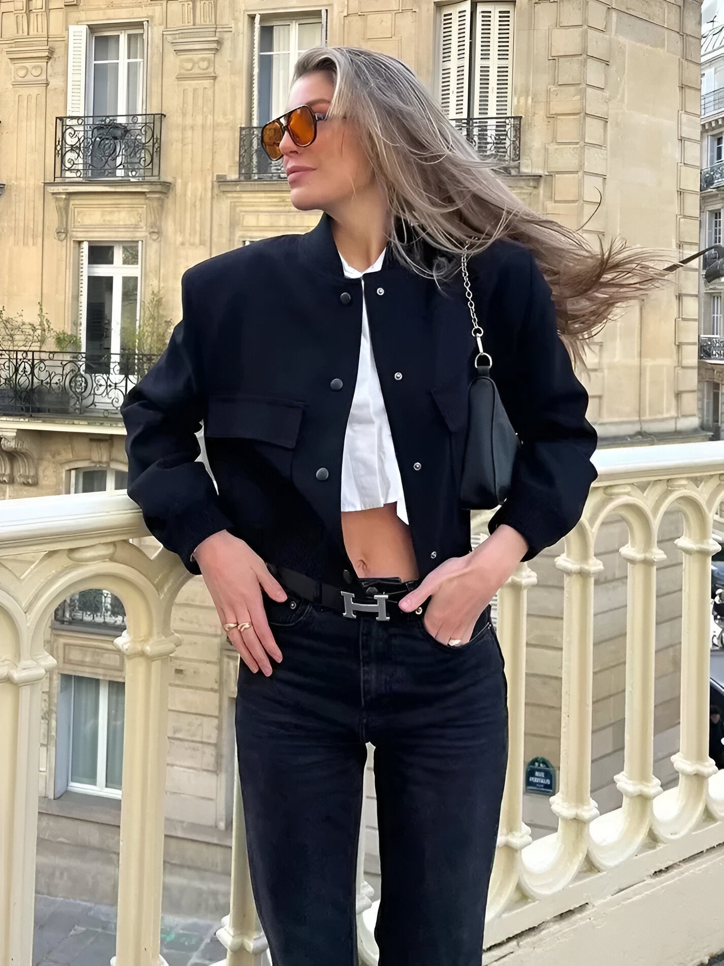 Dames Cropped Bomberjack Met Knoopsluiting Klepzakken En Geribde Boorden