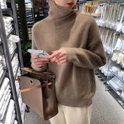 Pull col roulé tricoté chaud pour femme avec coupe oversize