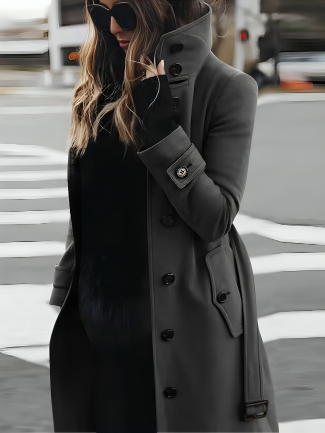 Damski elegancki trencz z wysokim kołnierzem i paskiem