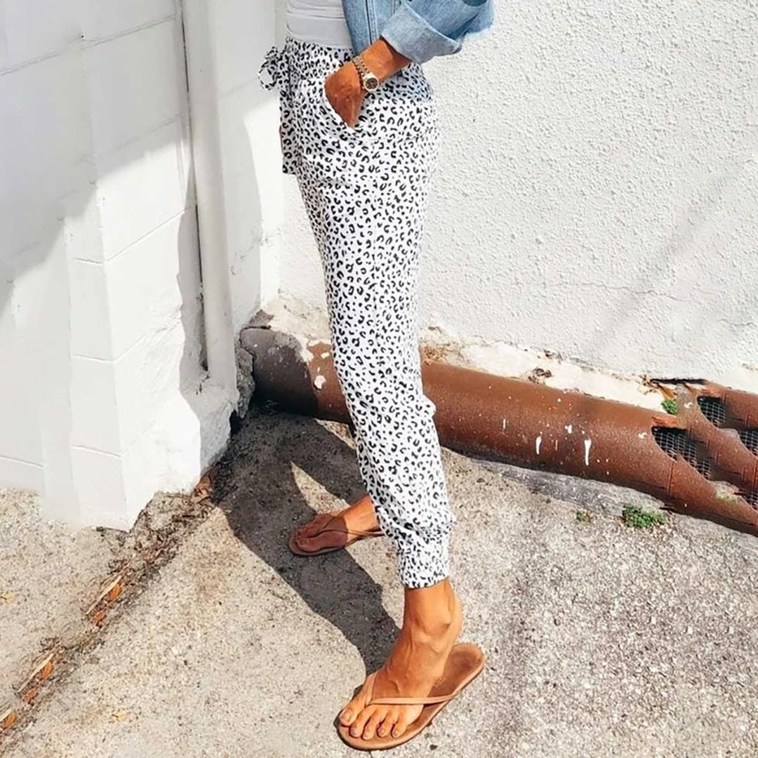 Lightweight Jogger Pants with Leopard Print and Pockets