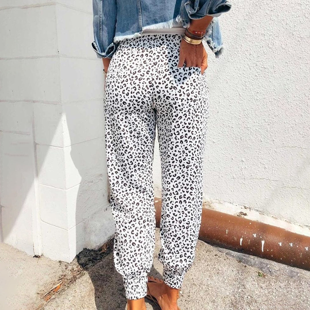 Lightweight Jogger Pants with Leopard Print and Pockets