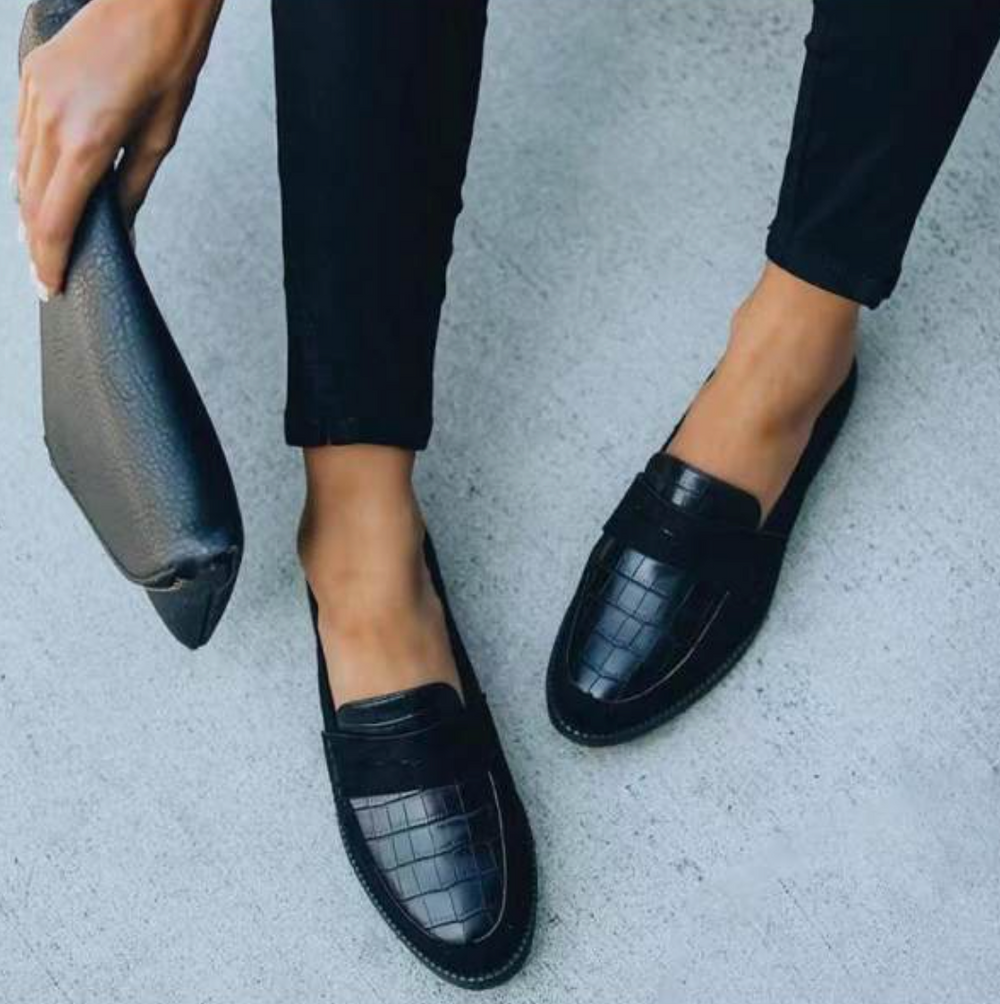Women's Black Classic Loafers with Refined Finish