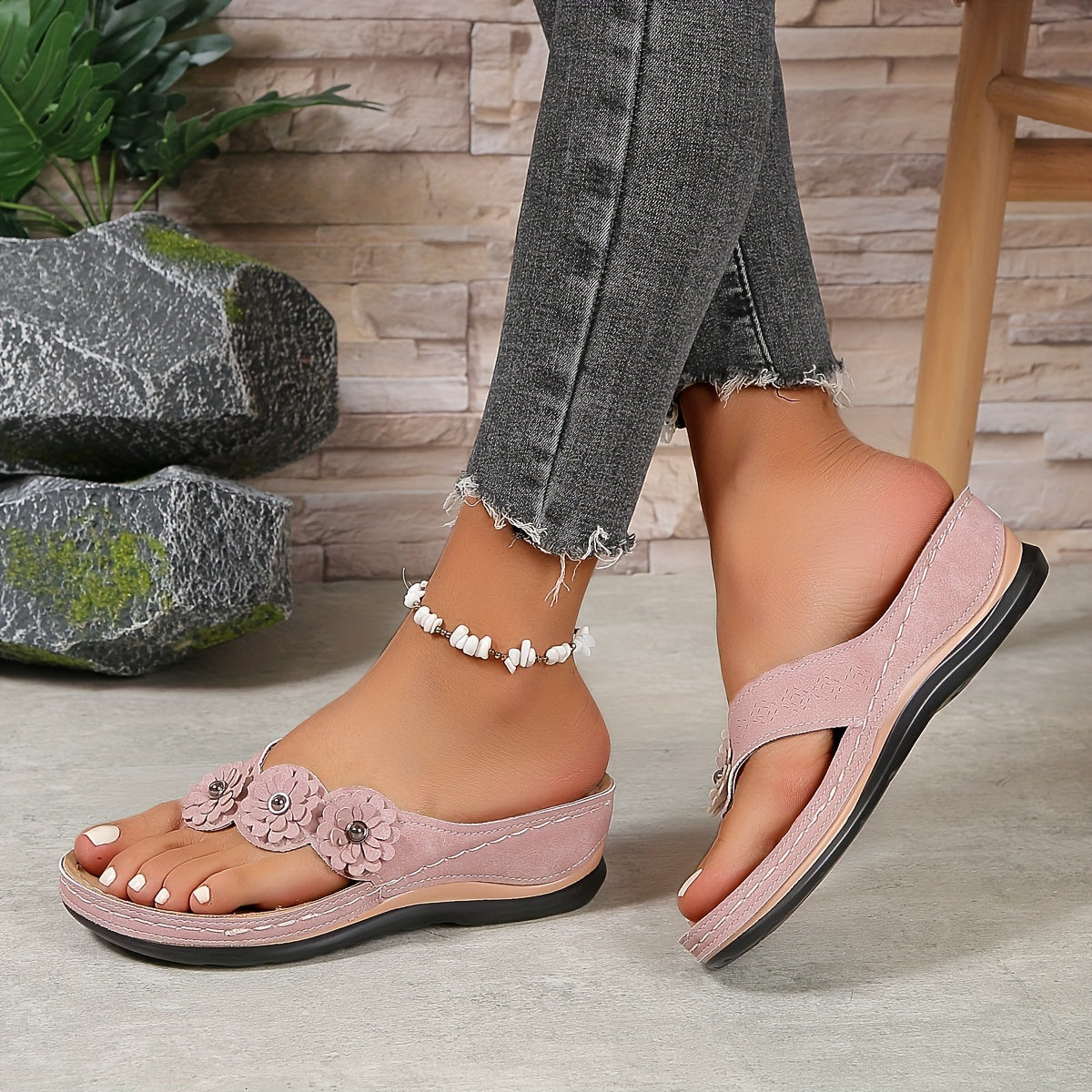 Chaussons confort pour adolescentes avec détail floral et talon compensé pour femmes