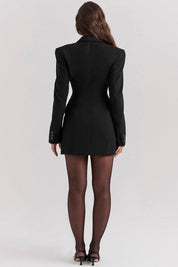 Jara – Zwarte Getailleerde Mini Blazerjurk Met Revers En Flapzakken