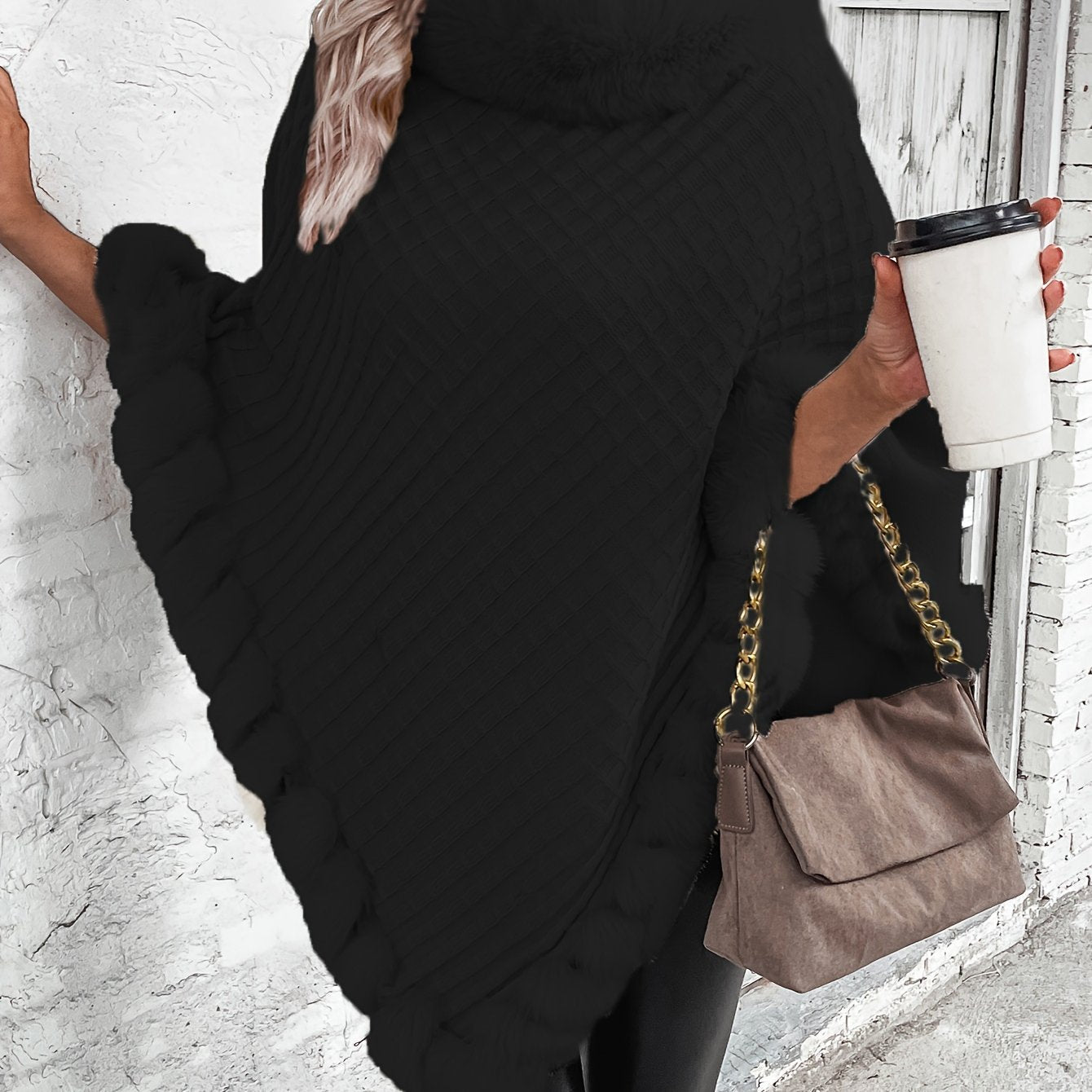 Poncho-pull chaud et stylé pour femmes avec col en fausse fourrure