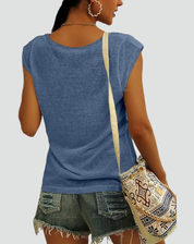 Losvallend damski T-shirt z dekoltem w serek
