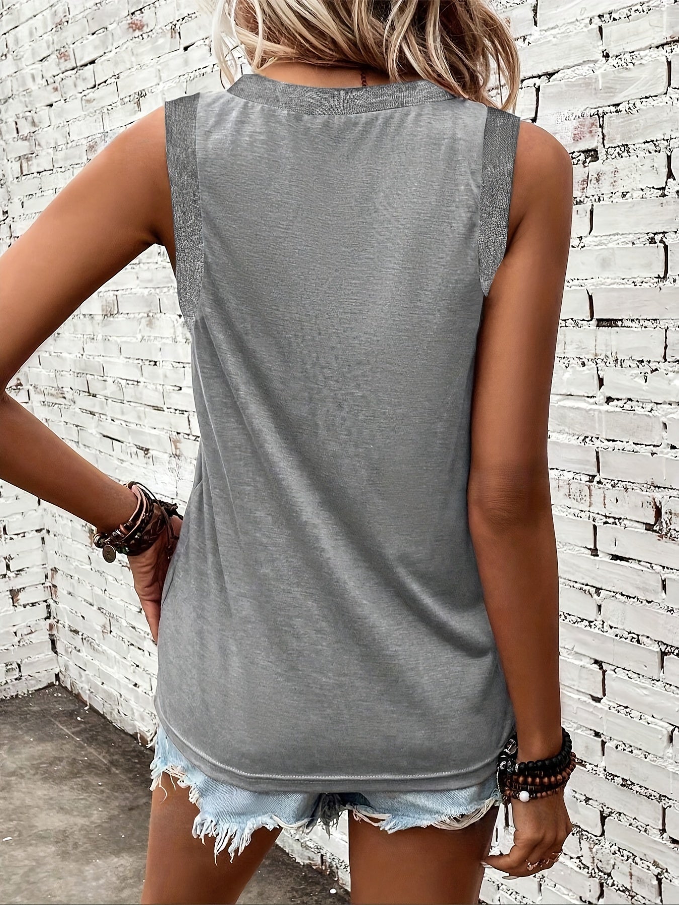Chic Sleeveless Women's Tank Top with V-Neck