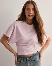 T-shirt décontracté à manches larges et coupe cintrée pour femmes