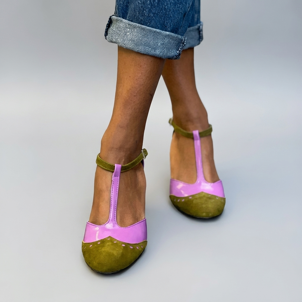 Women's elegant pumps with T-strap and stable block heel