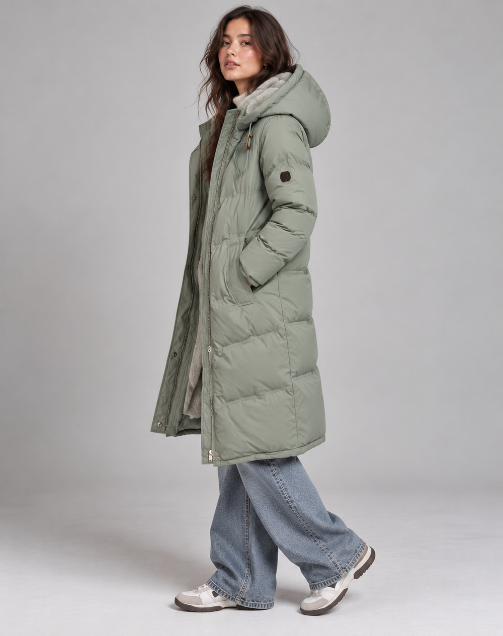 Manteau d'hiver long matelassé avec capuche et doublure en fourrure pour femmes