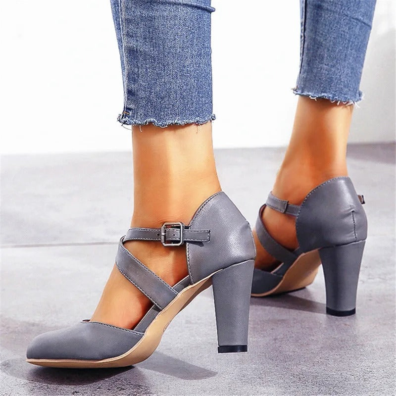 Women's Pumps with Crossed Straps and Block Heel