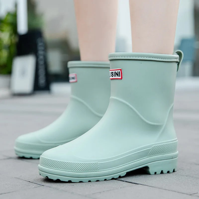 Trendy Waterdichte Halfhoge Regenlaarzen Met Antislip Zool Voor Vrouwen