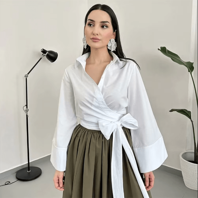 Blouse kimono élégante pour femmes avec ceinture à la taille et fermeture croisée