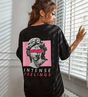 Stylowy oversize'owy damski T-shirt z artystycznym nadrukiem