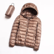 Doudoune légère et pliable pour femmes avec capuche et pochette de rangement