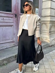 Jupe midi en satin élégante pour femmes avec coupe fluide