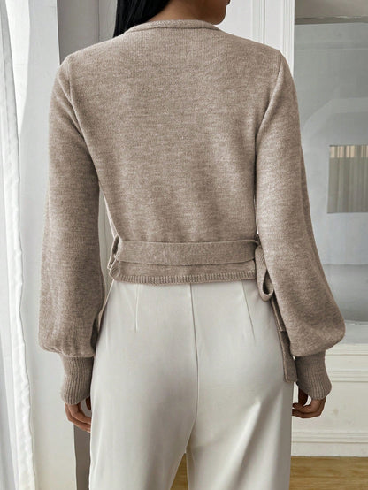 Stijlvolle Gebreide Overslag Croptop met V-hals en Strikceintuur