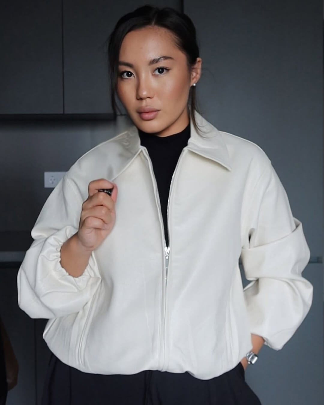 Kort Dames Bomber Jacket met Ritssluiting en Elastische Zoom