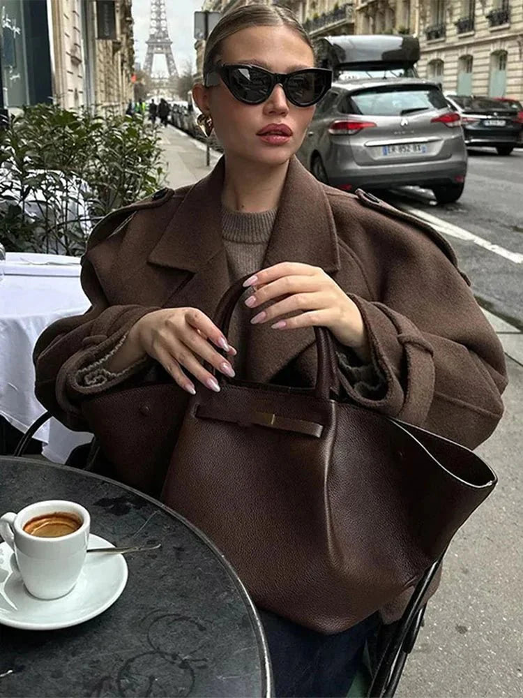 Bruine Trenchcoat Dames met Ceintuur en Knoopsluiting