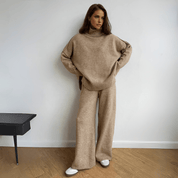 Ensemble loungewear chaud oversize tricoté pour femmes avec col roulé et pantalon large