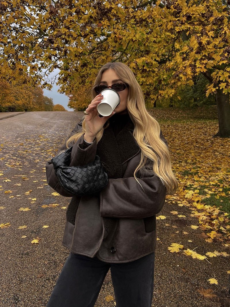 Bruine Oversized Leren Winterjas Dames met Teddyvoering en Knoopsluiting
